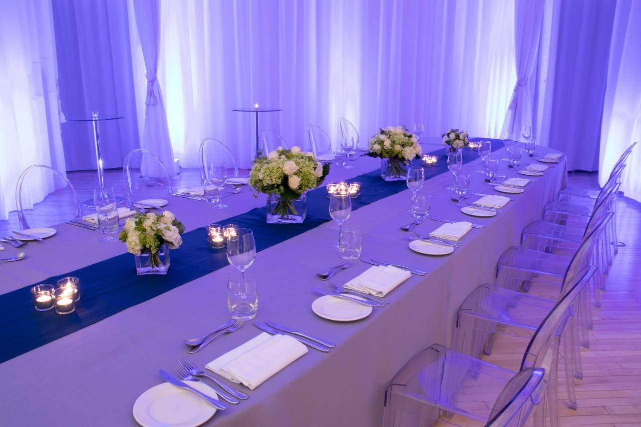 샌더슨 호텔 런던 외부 사진 The tables at the 2011 ceremony