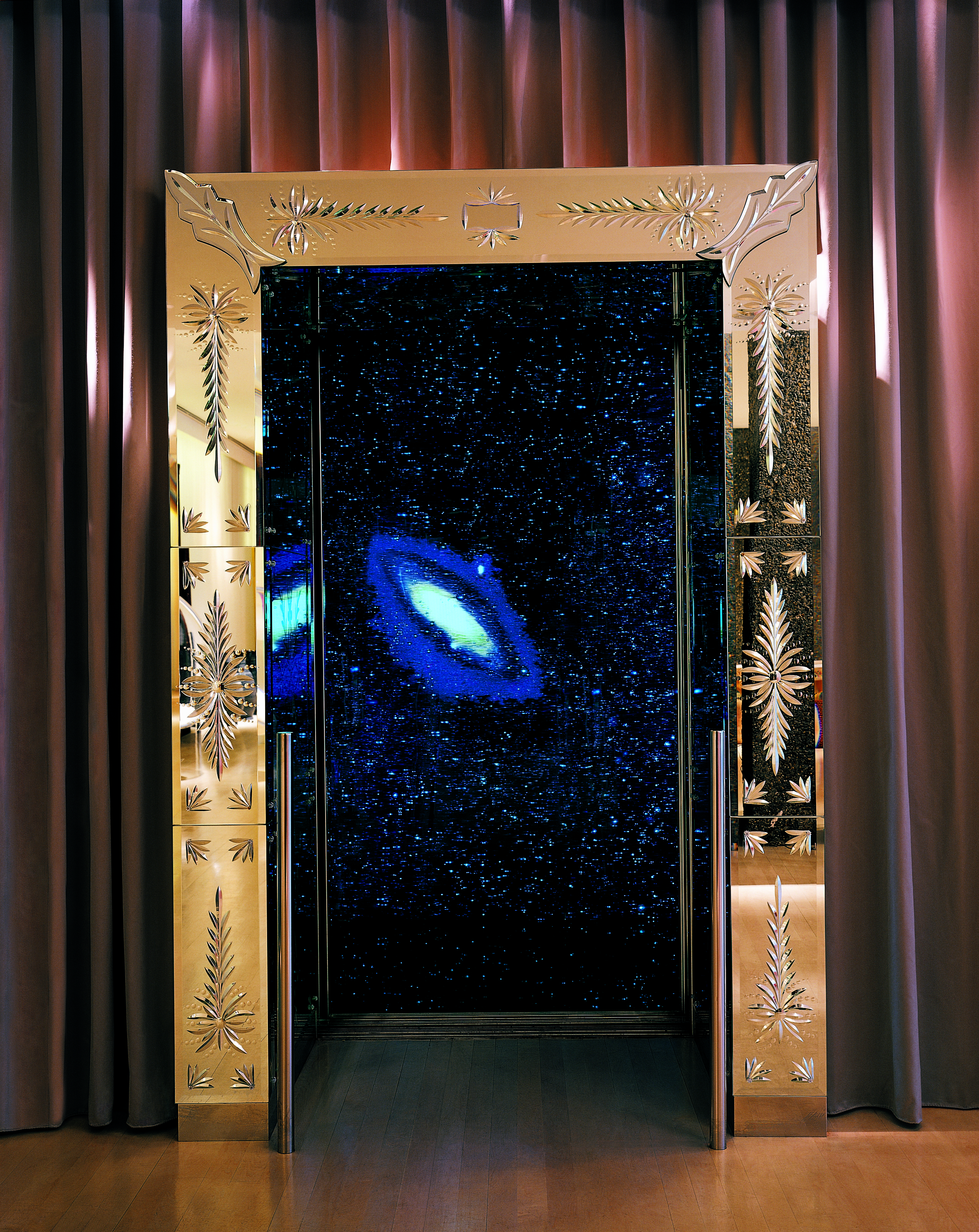 샌더슨 호텔 런던 외부 사진 The elevator of the hotel