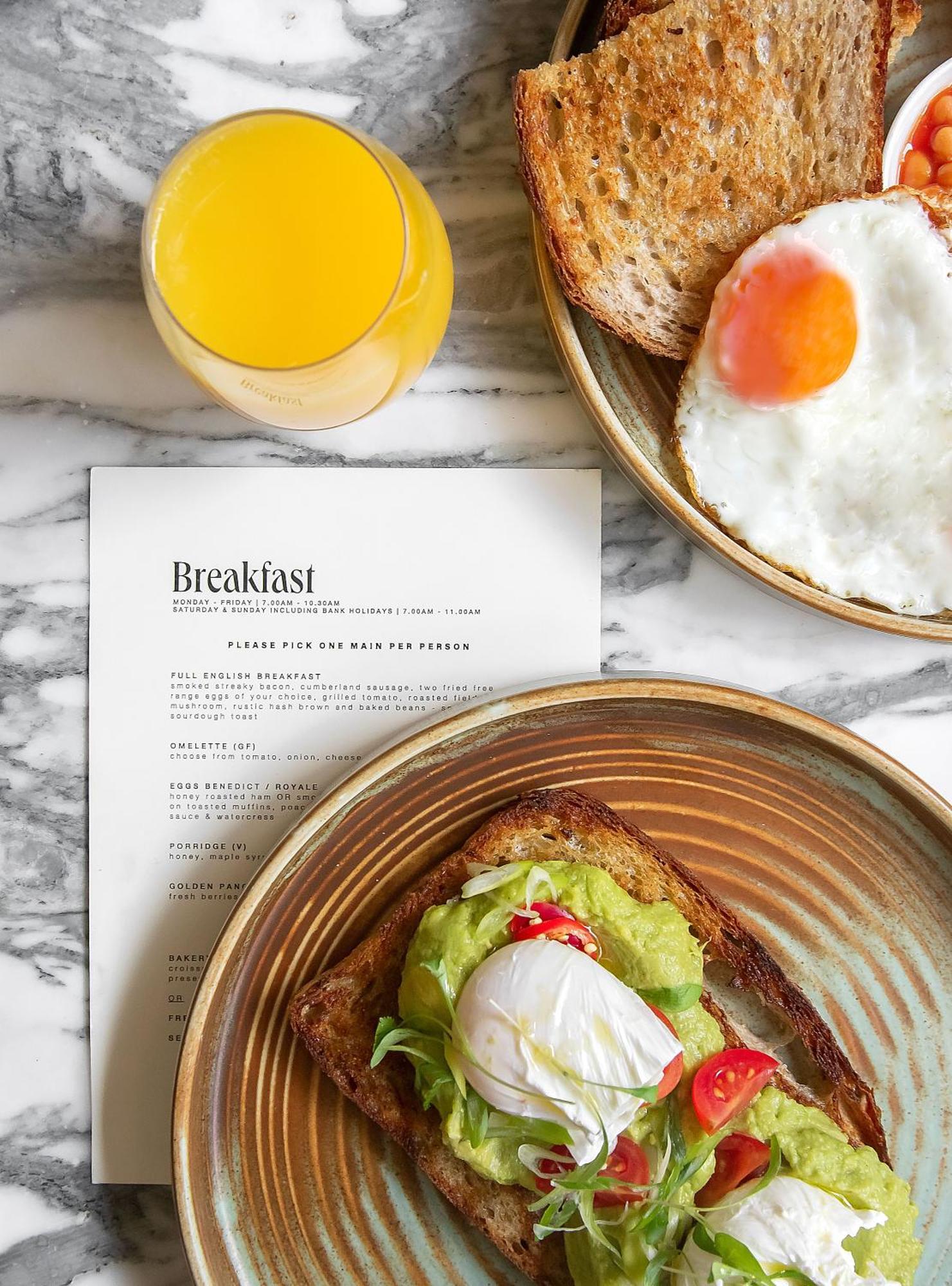 샌더슨 호텔 런던 외부 사진 Avocado on toast