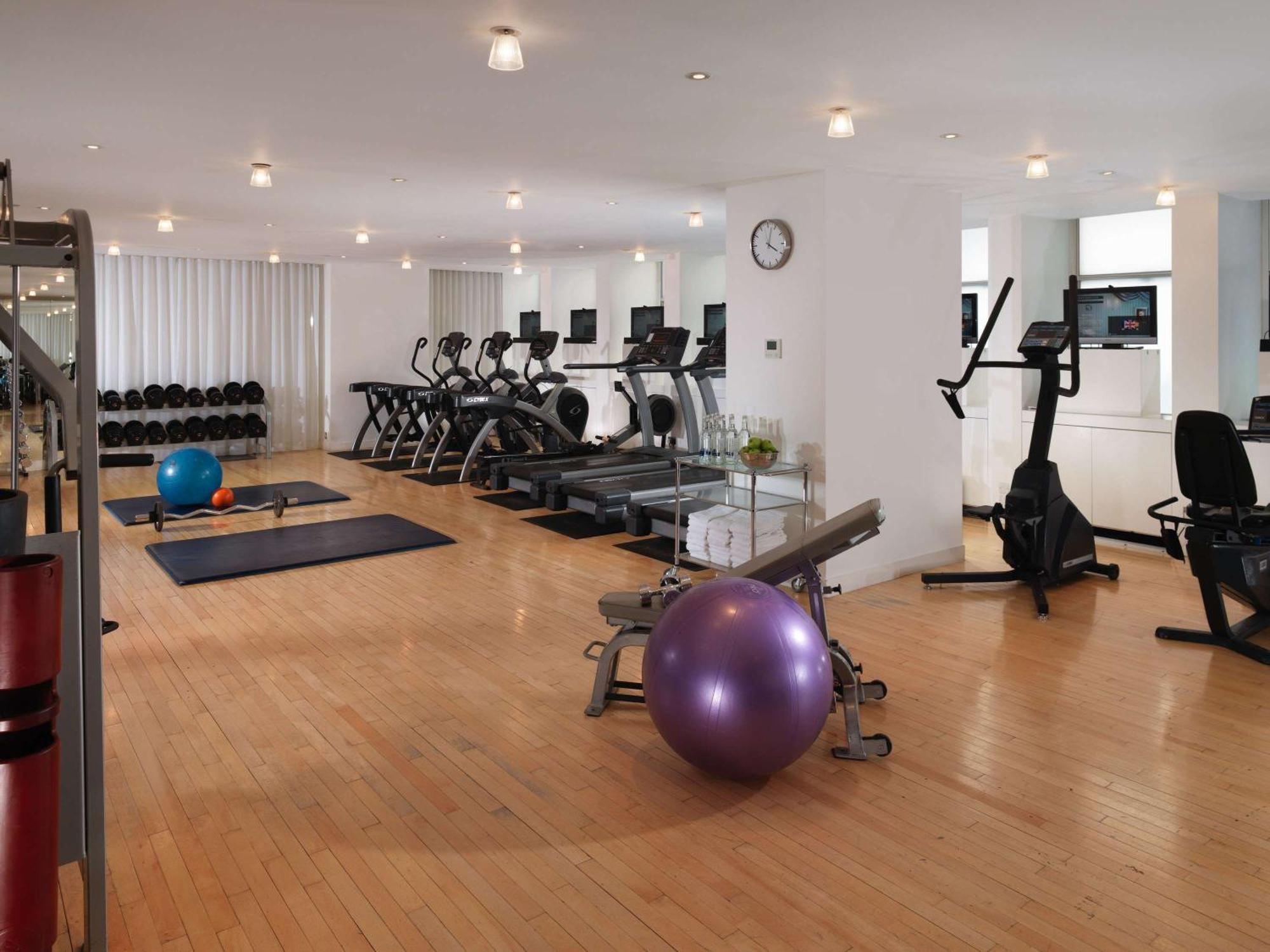 샌더슨 호텔 런던 외부 사진 A gym
